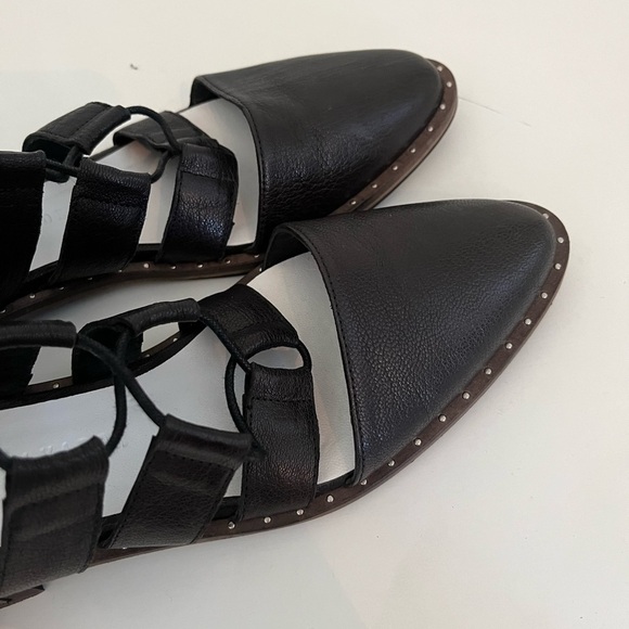 Freda Salvador Ghillie Lace Up Oxfords - Picture 6 of 12